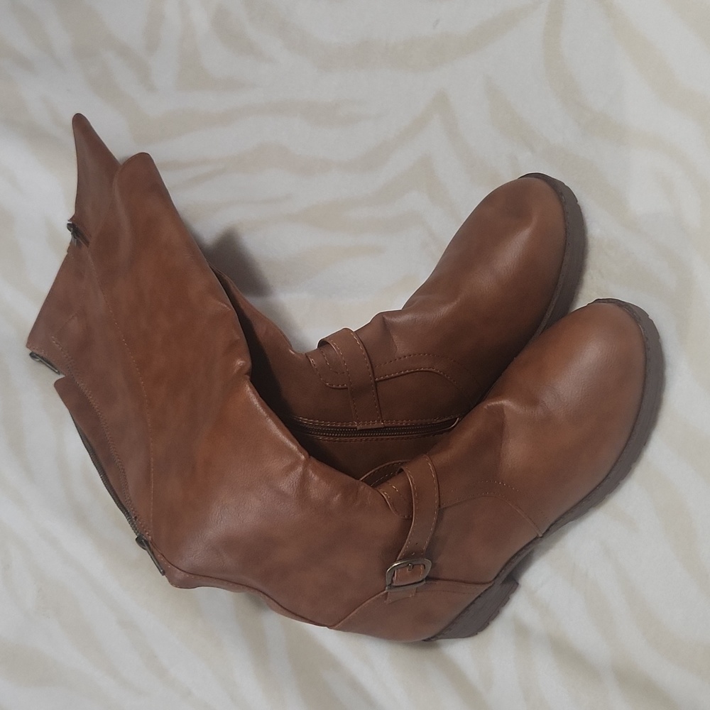 Zippered Women's Mid-Calf Boots